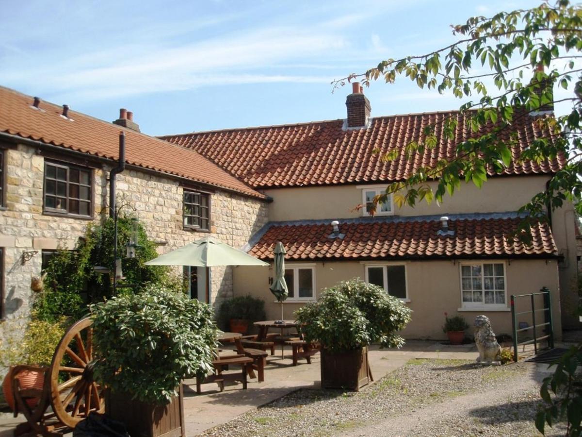 Moors Inn Appleton le Moors Eksteriør billede
